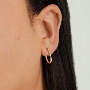 Medium Paperclip Mejuri Hoops